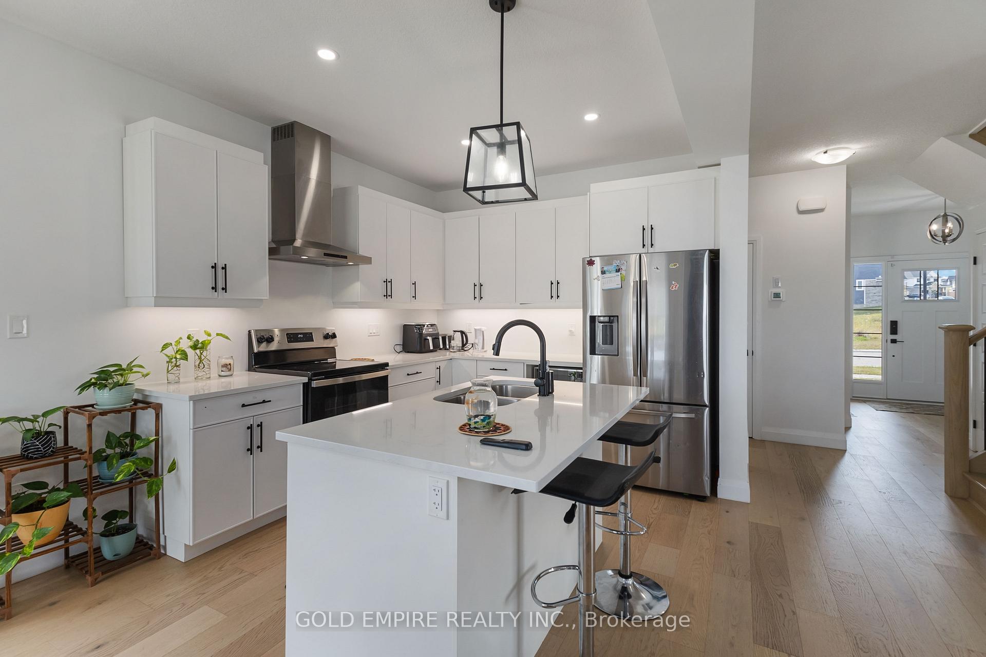 Photo 9 of 129 Basil Crescent, Middlesex Centre, Ilderton — HOMEH