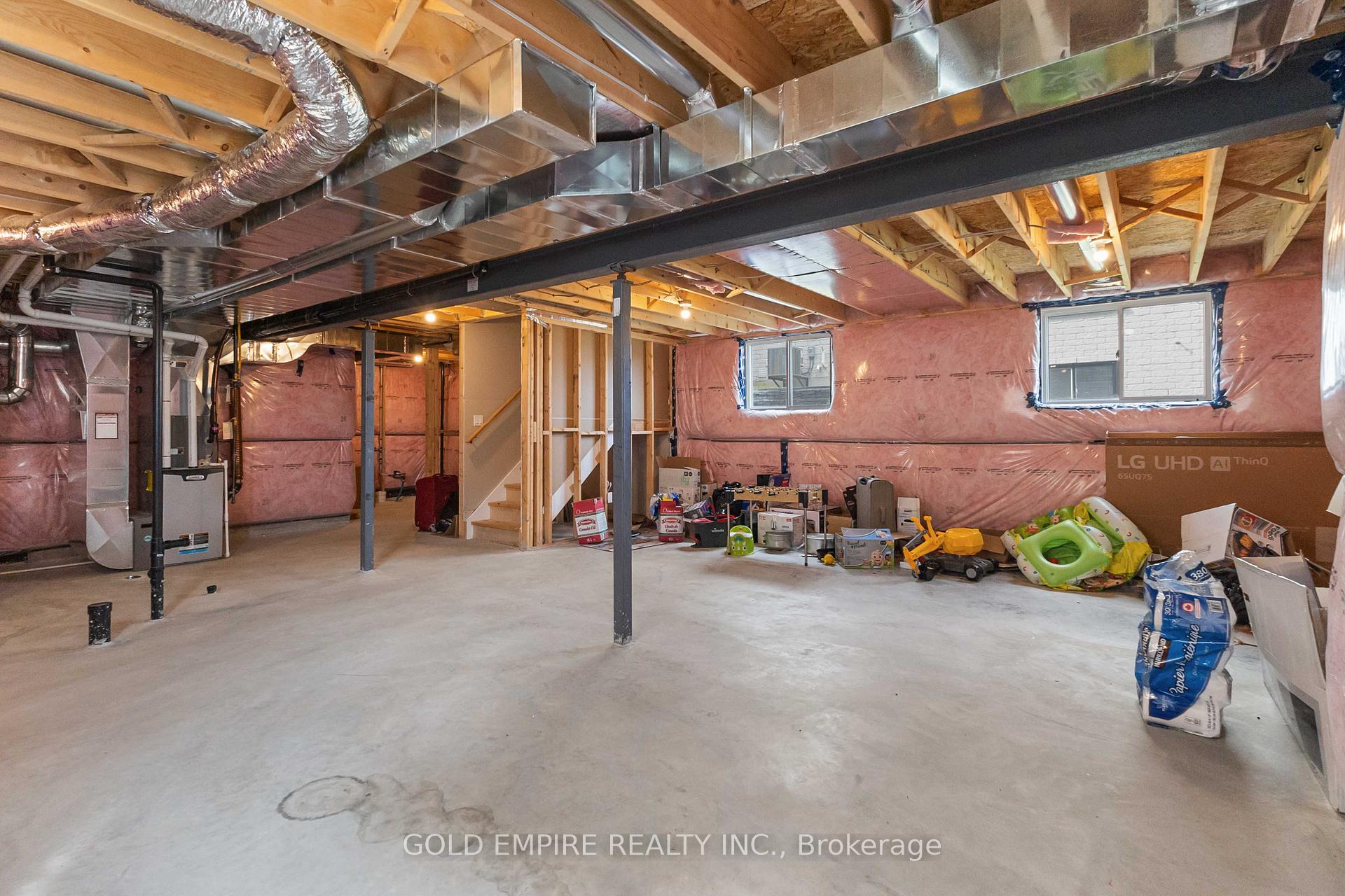 Photo 25 of 129 Basil Crescent, Middlesex Centre, Ilderton — HOMEH