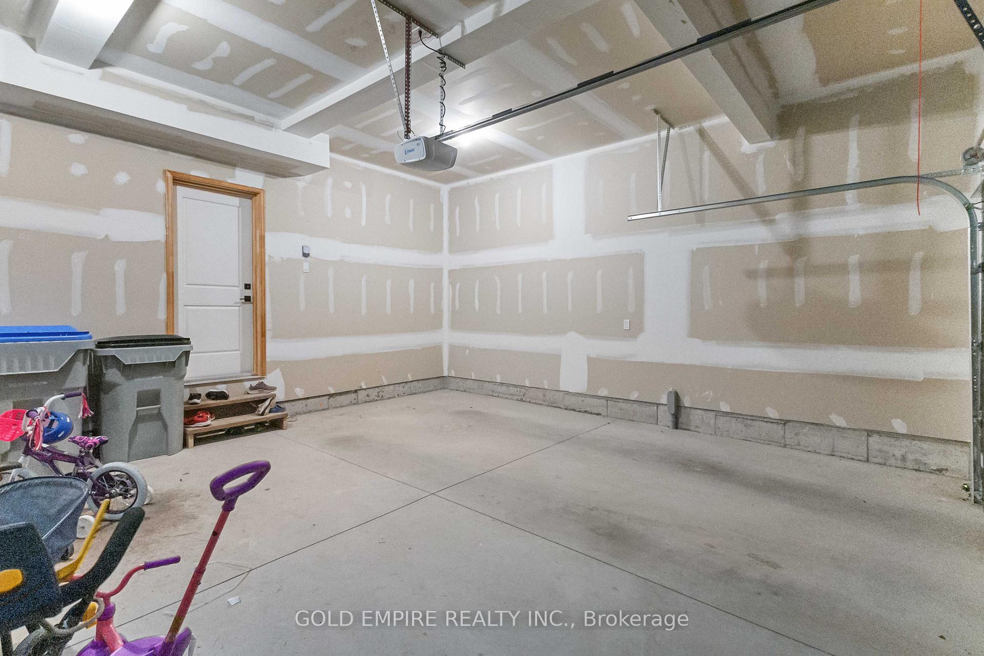 Photo 29 of 129 Basil Crescent, Middlesex Centre, Ilderton — HOMEH
