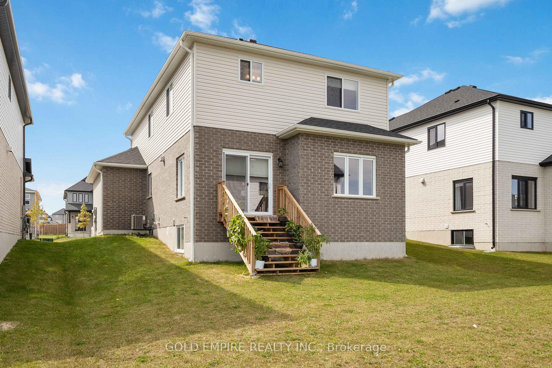 Photo 32 of 129 Basil Crescent, Middlesex Centre, Ilderton — HOMEH