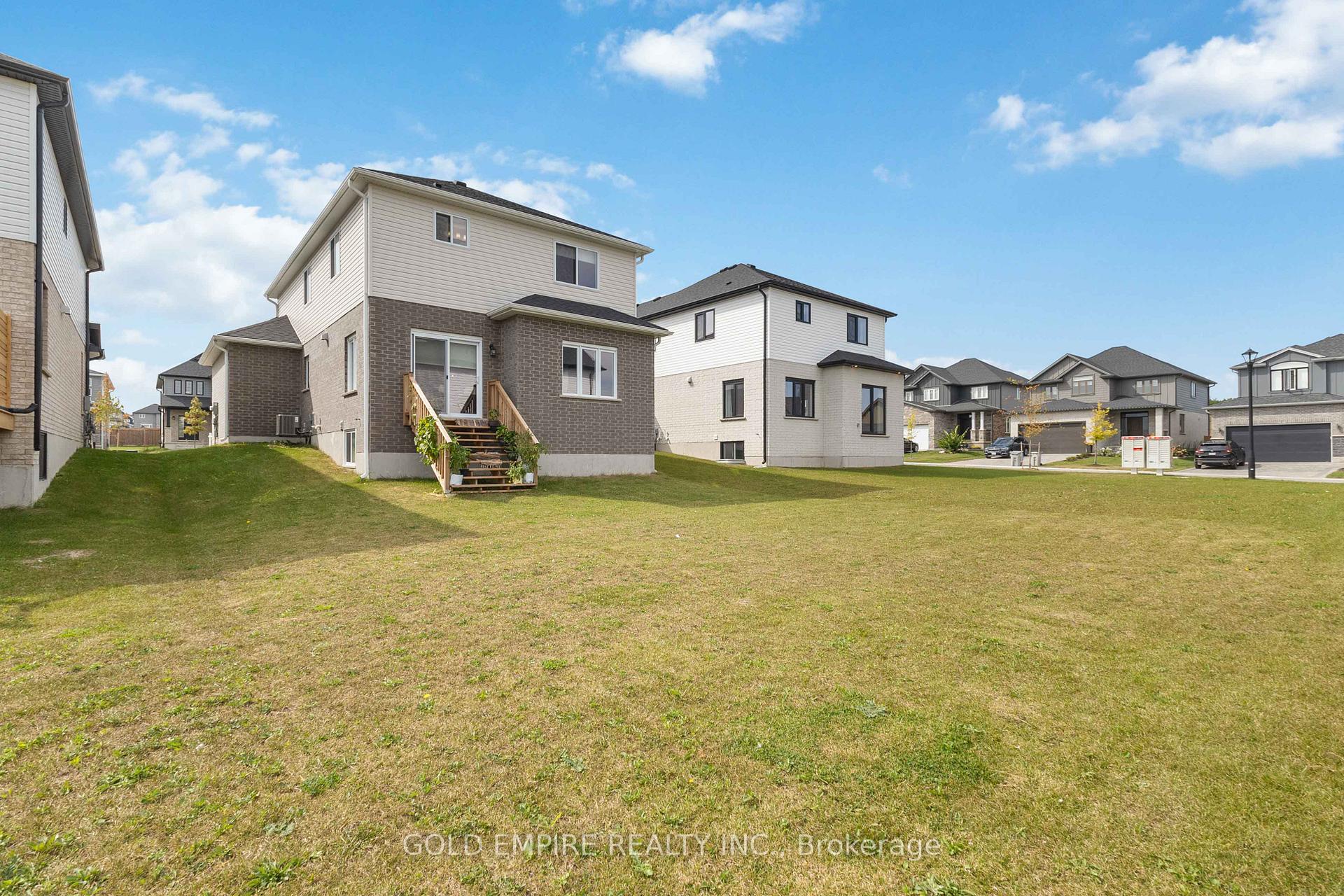 Photo 33 of 129 Basil Crescent, Middlesex Centre, Ilderton — HOMEH