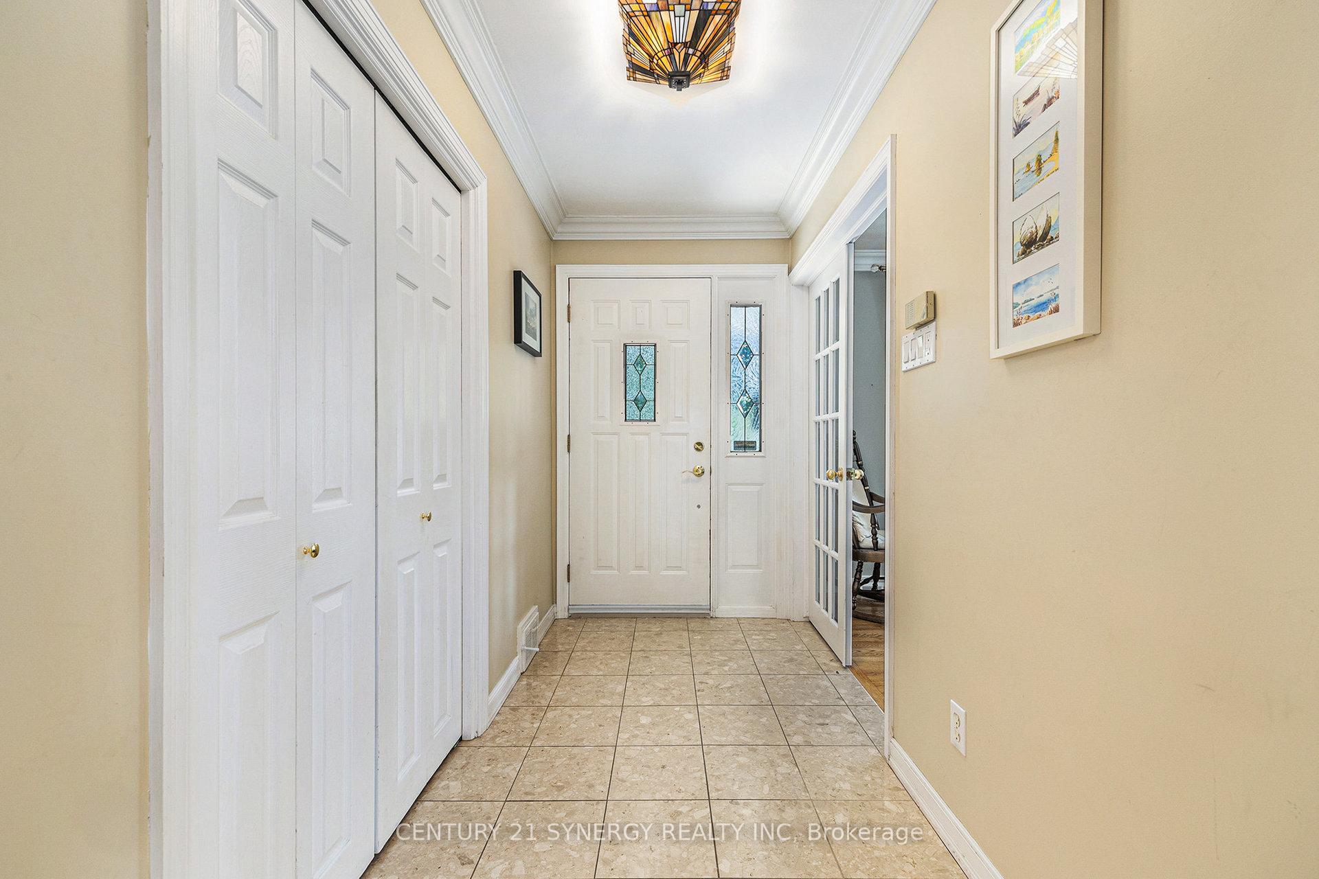 Photo 4 of 1069 Arnot Road, Ottawa, Courtland Park — HOMEH