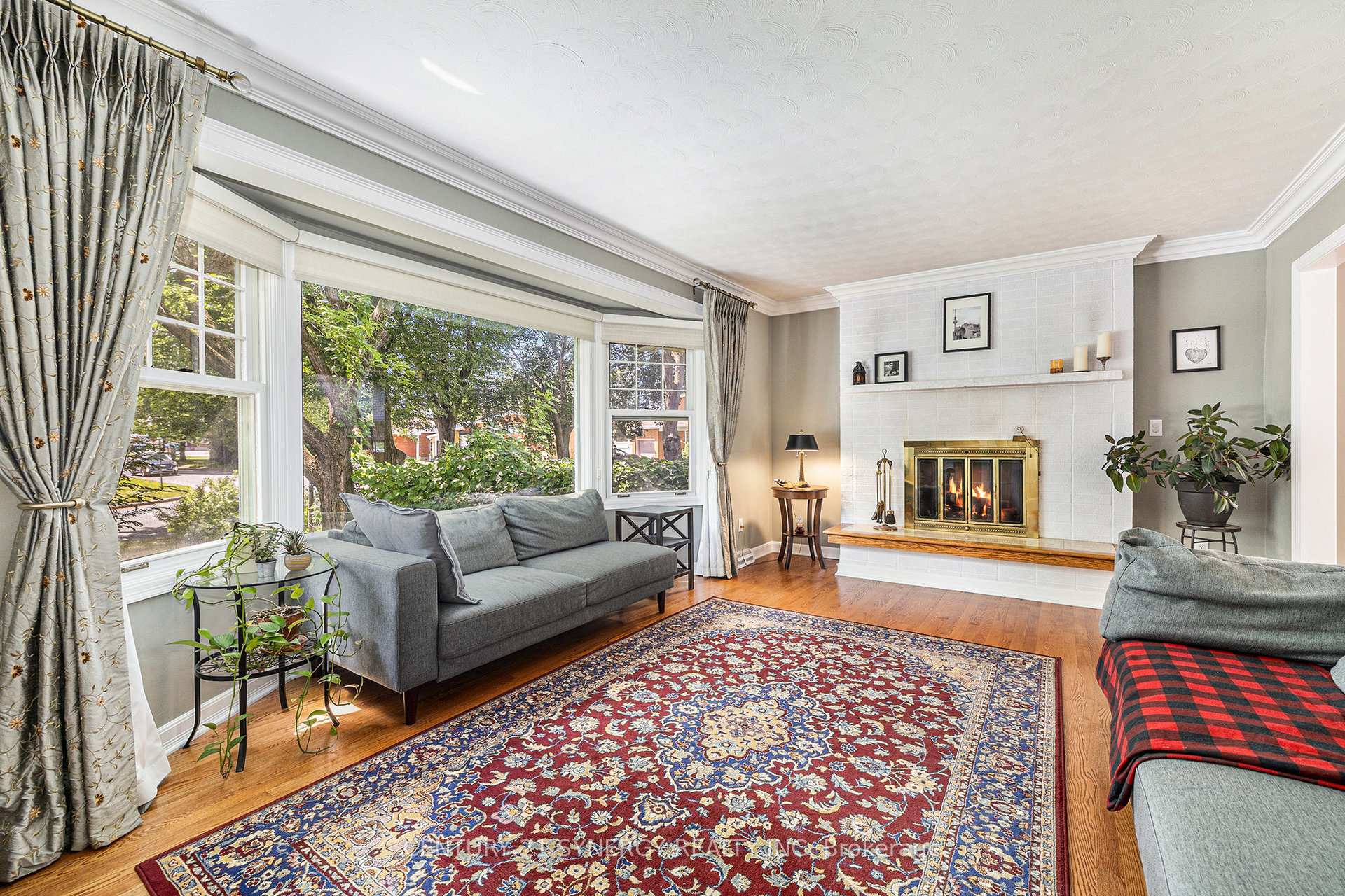 Photo 6 of 1069 Arnot Road, Ottawa, Courtland Park — HOMEH