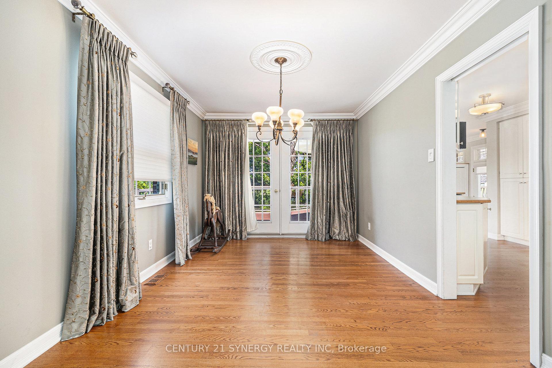 Photo 9 of 1069 Arnot Road, Ottawa, Courtland Park — HOMEH