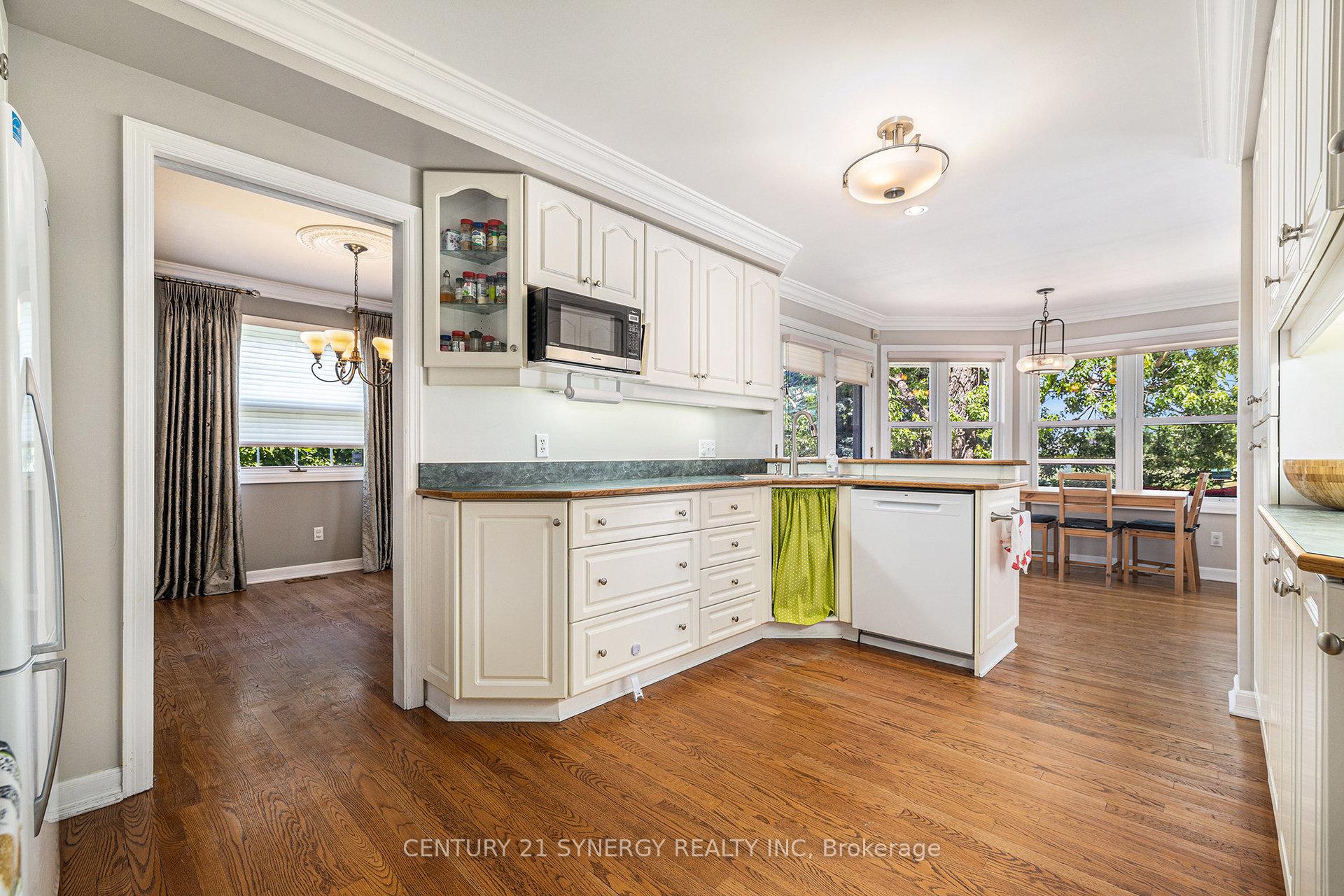 Photo 10 of 1069 Arnot Road, Ottawa, Courtland Park — HOMEH