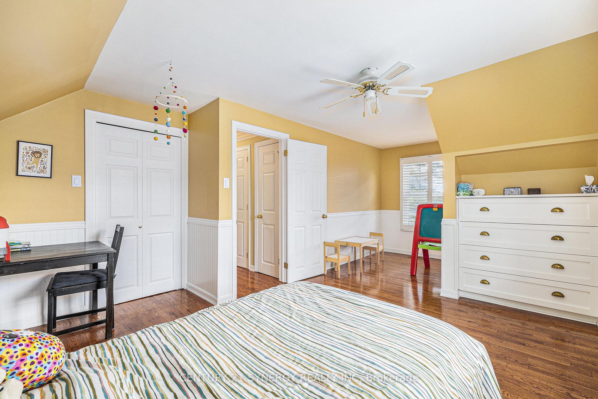 Photo 24 of 1069 Arnot Road, Ottawa, Courtland Park — HOMEH