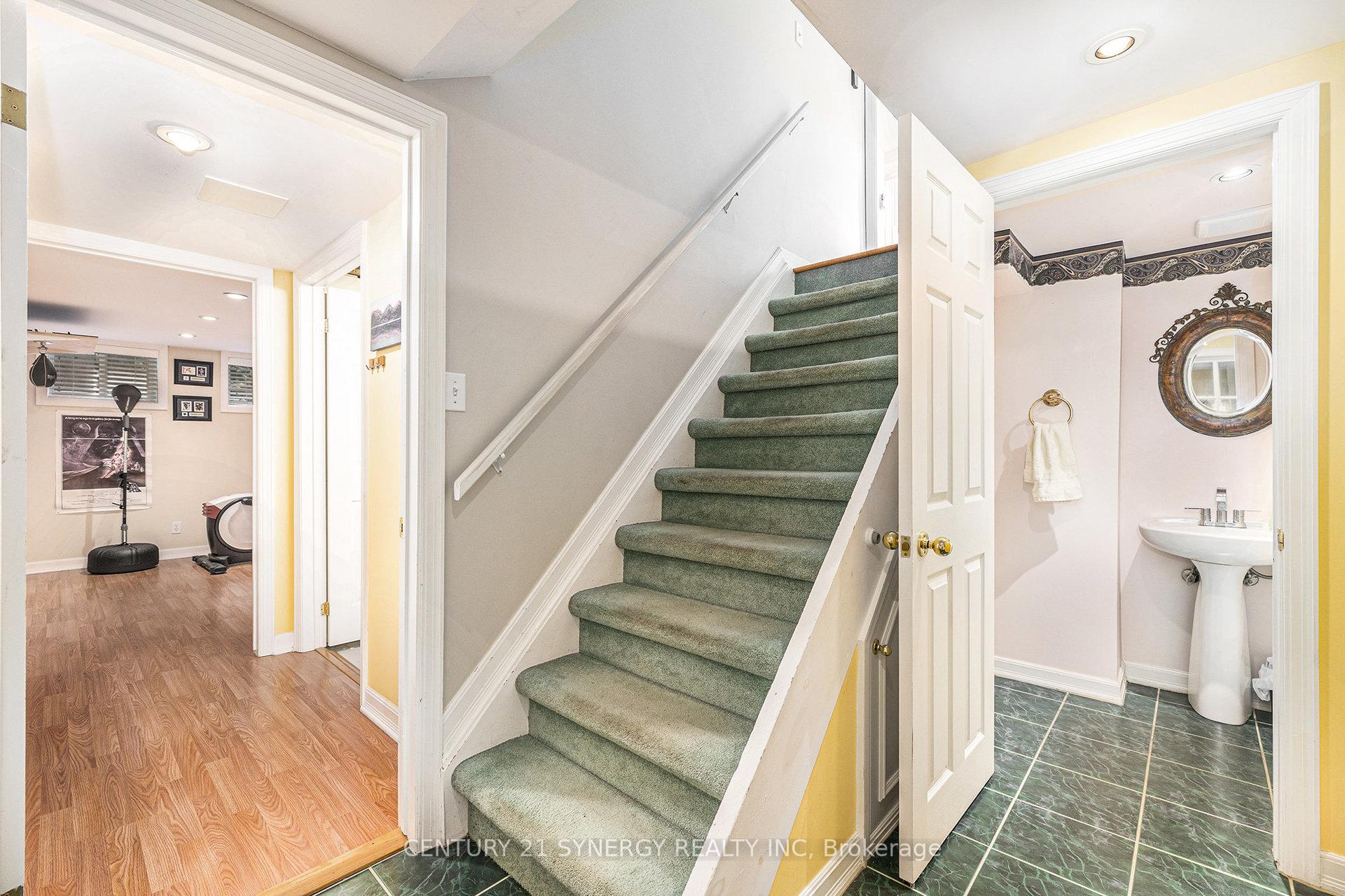 Photo 25 of 1069 Arnot Road, Ottawa, Courtland Park — HOMEH