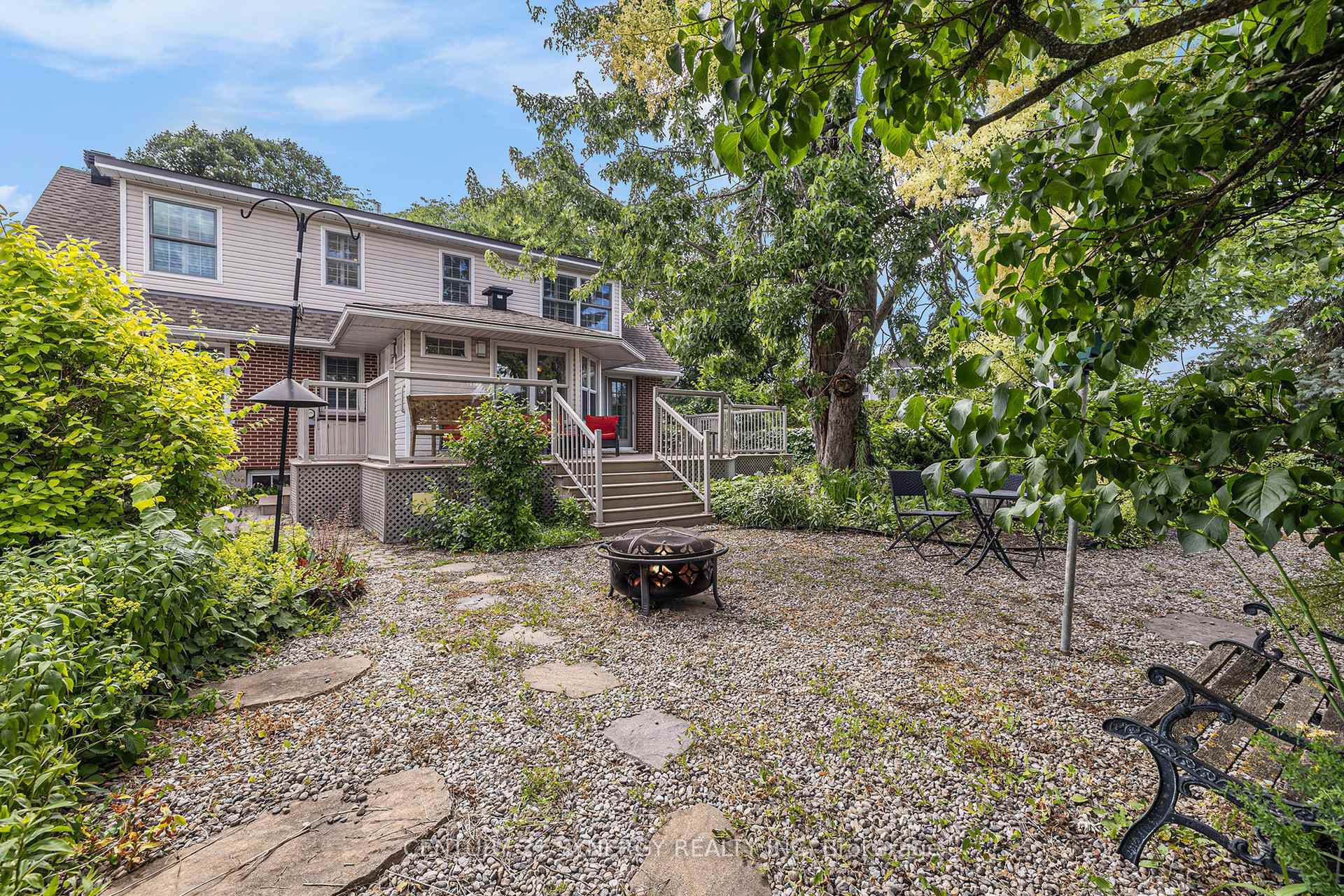 Photo 34 of 1069 Arnot Road, Ottawa, Courtland Park — HOMEH