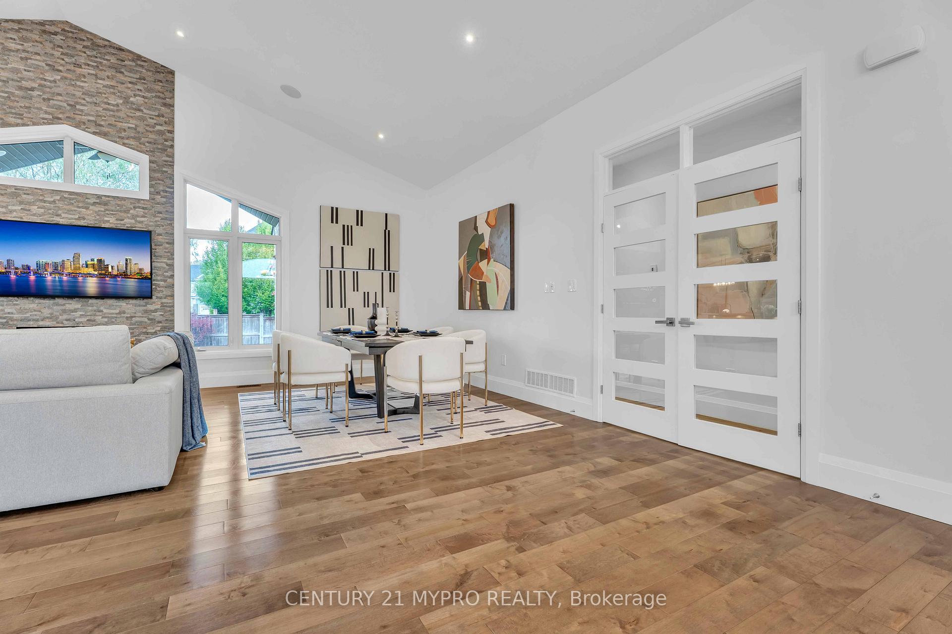 Photo 8 of 39 Earlscourt Terrace, Middlesex Centre, Kilworth — HOMEH