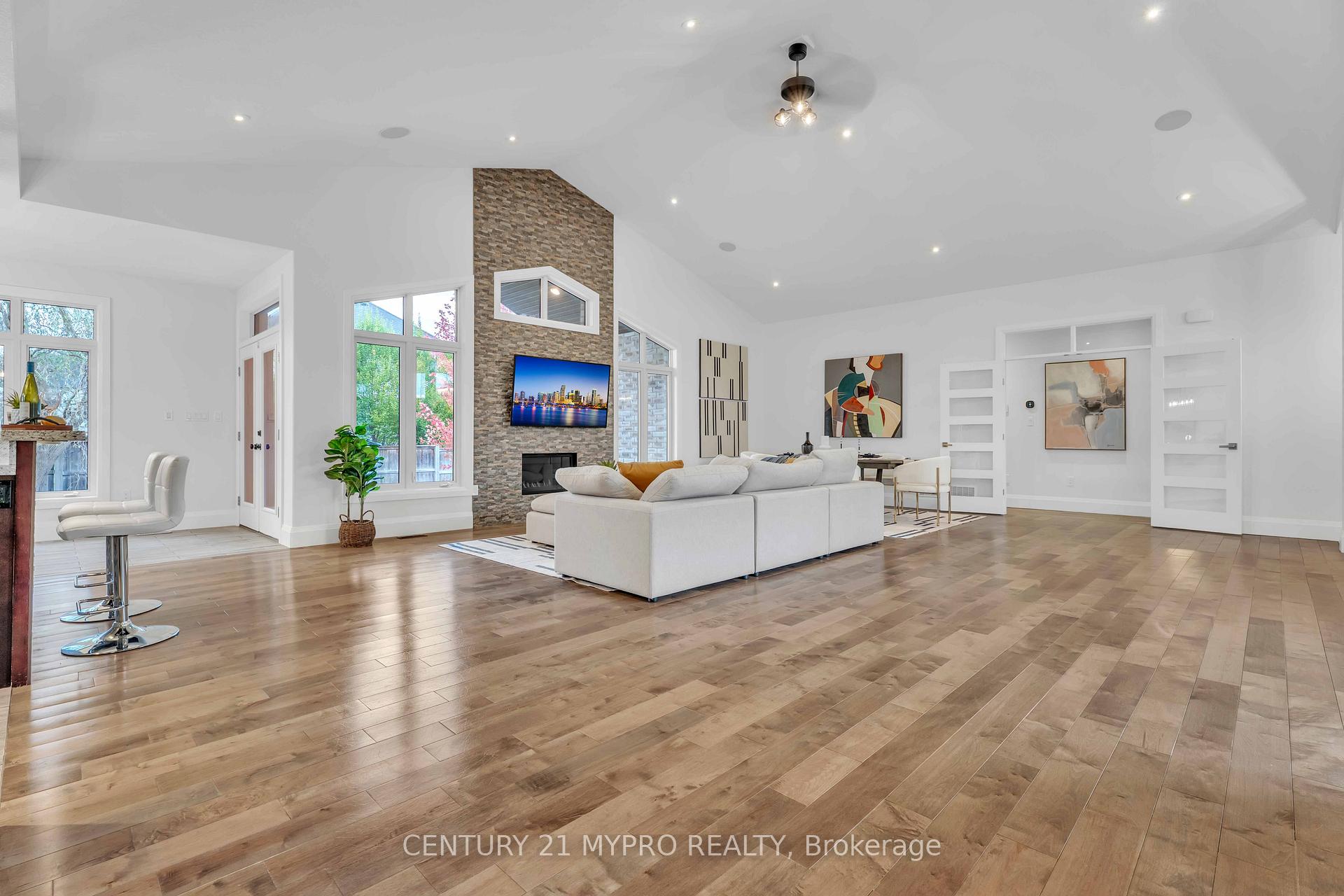 Photo 9 of 39 Earlscourt Terrace, Middlesex Centre, Kilworth — HOMEH