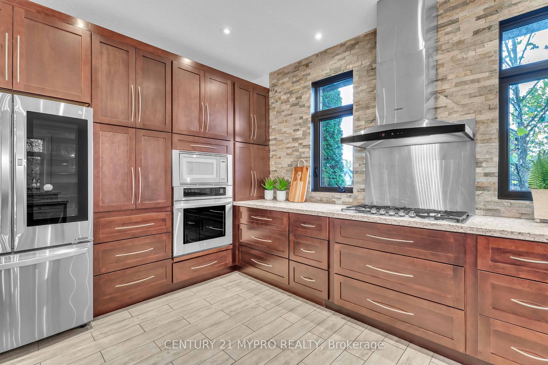 Photo 16 of 39 Earlscourt Terrace, Middlesex Centre, Kilworth — HOMEH