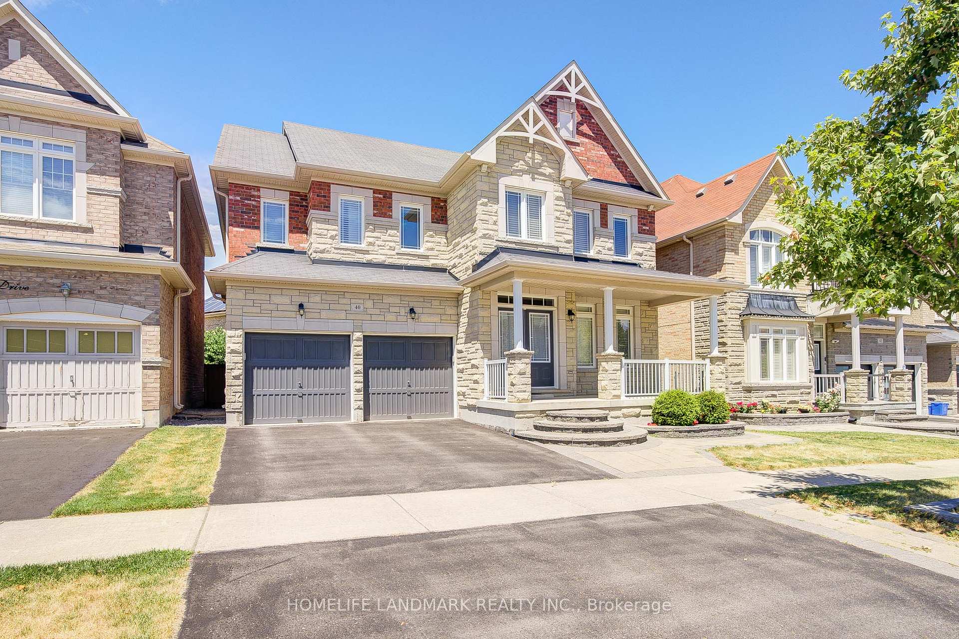 Photo 2 of 40 Bitola Drive, Markham, Greensborough — HOMEH