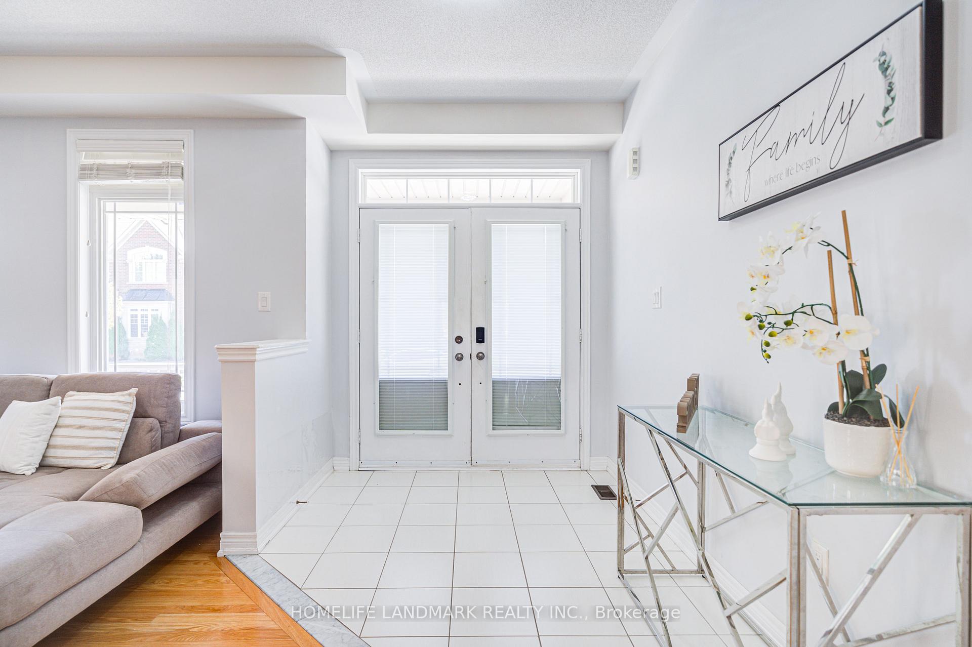 Photo 4 of 40 Bitola Drive, Markham, Greensborough — HOMEH