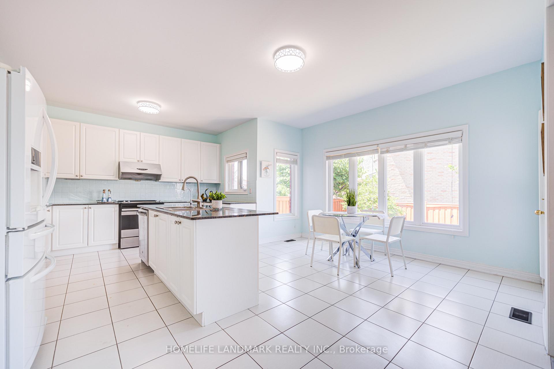 Photo 14 of 40 Bitola Drive, Markham, Greensborough — HOMEH