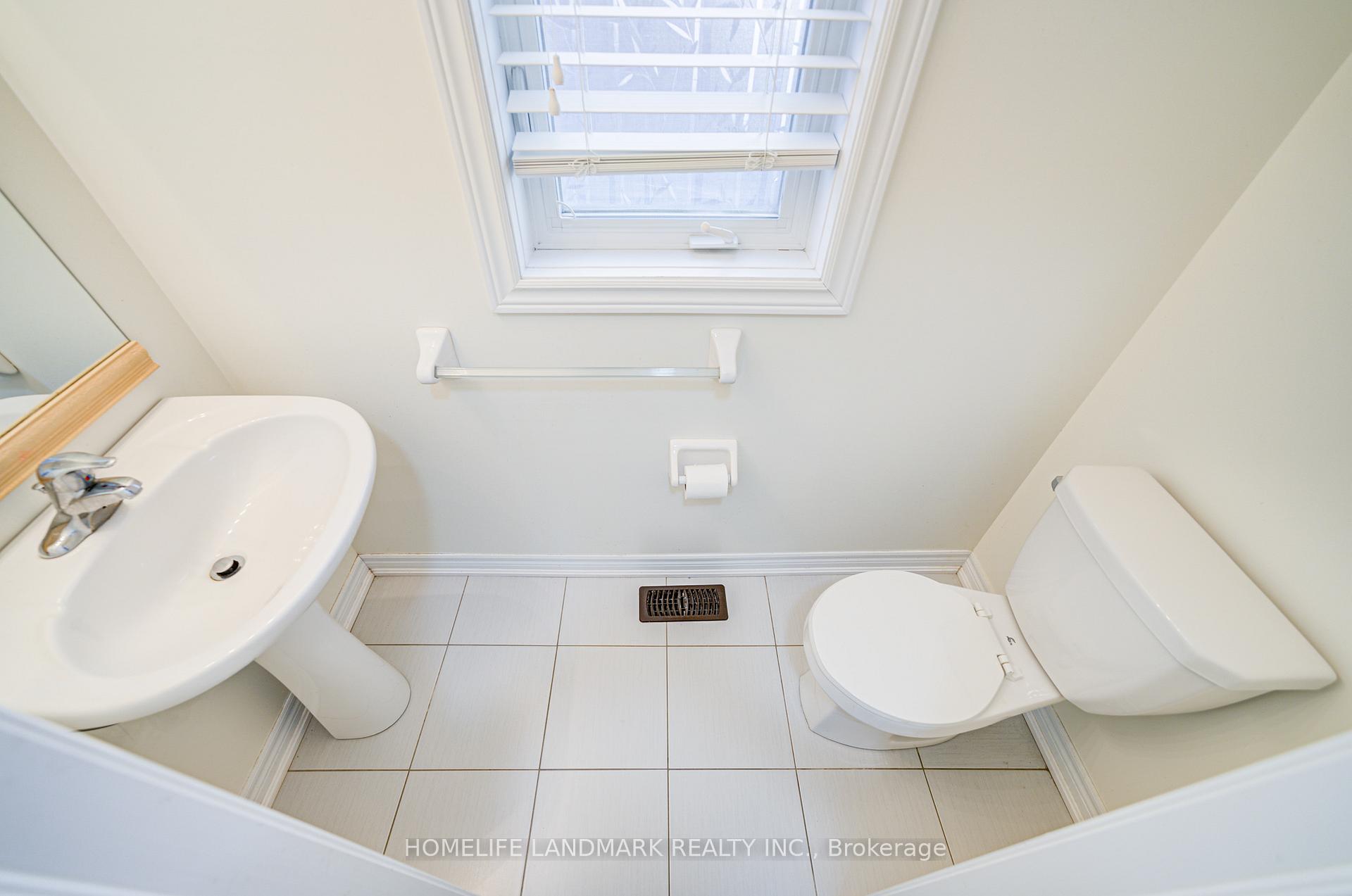 Photo 22 of 40 Bitola Drive, Markham, Greensborough — HOMEH