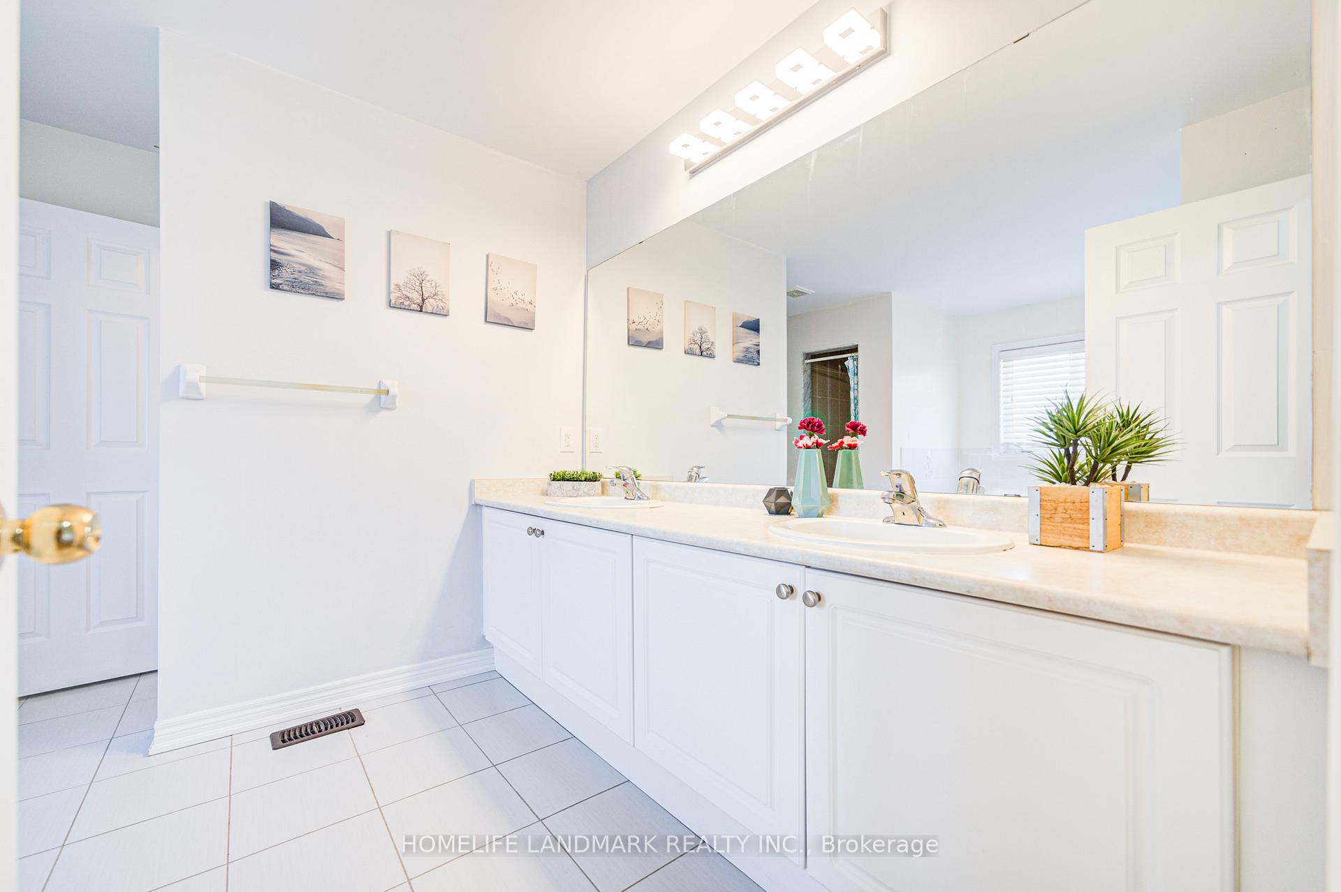 Photo 29 of 40 Bitola Drive, Markham, Greensborough — HOMEH