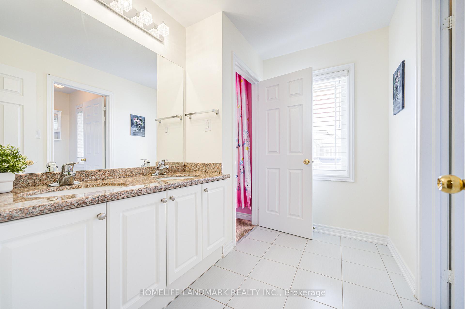 Photo 34 of 40 Bitola Drive, Markham, Greensborough — HOMEH