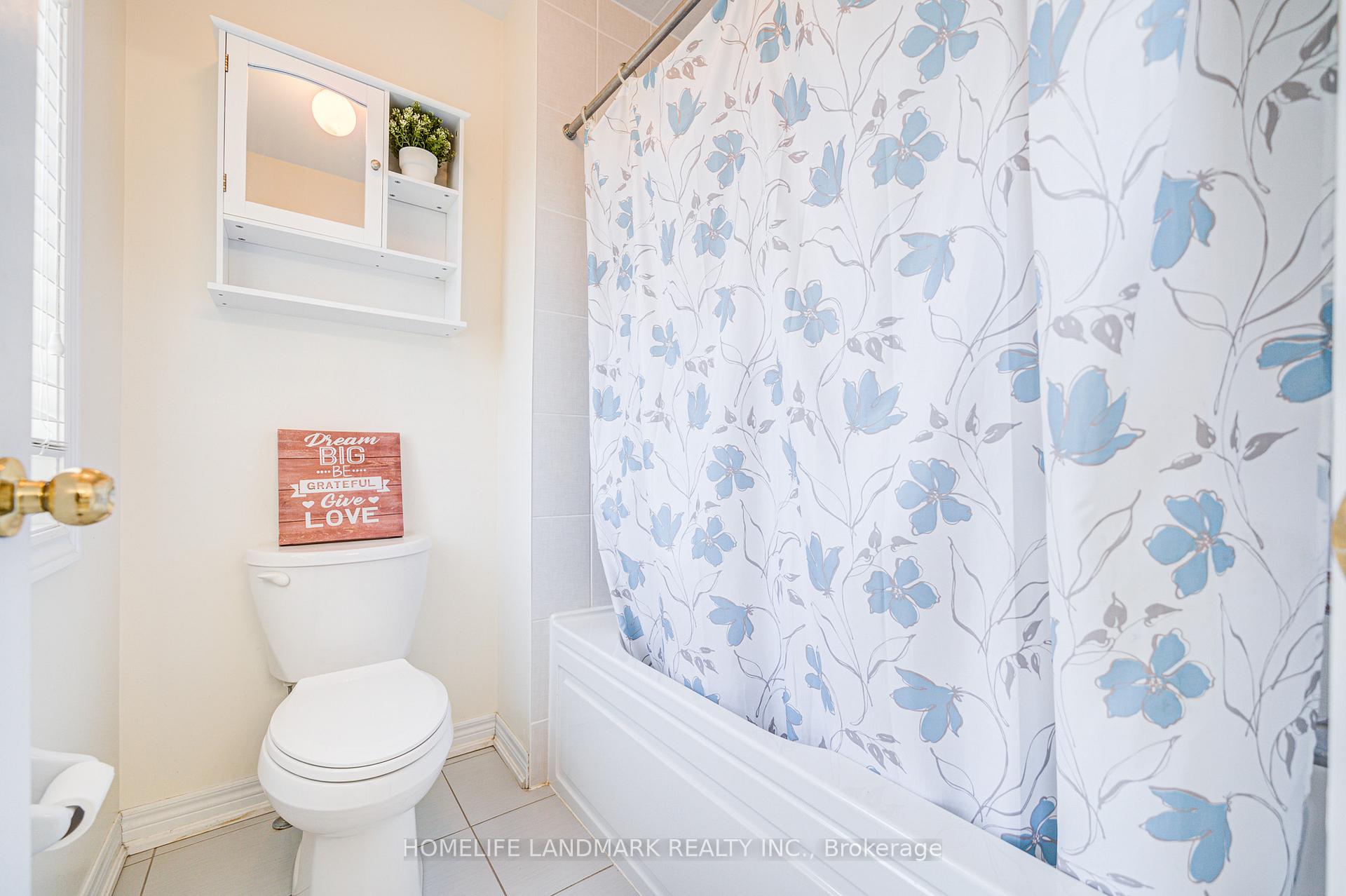 Photo 35 of 40 Bitola Drive, Markham, Greensborough — HOMEH