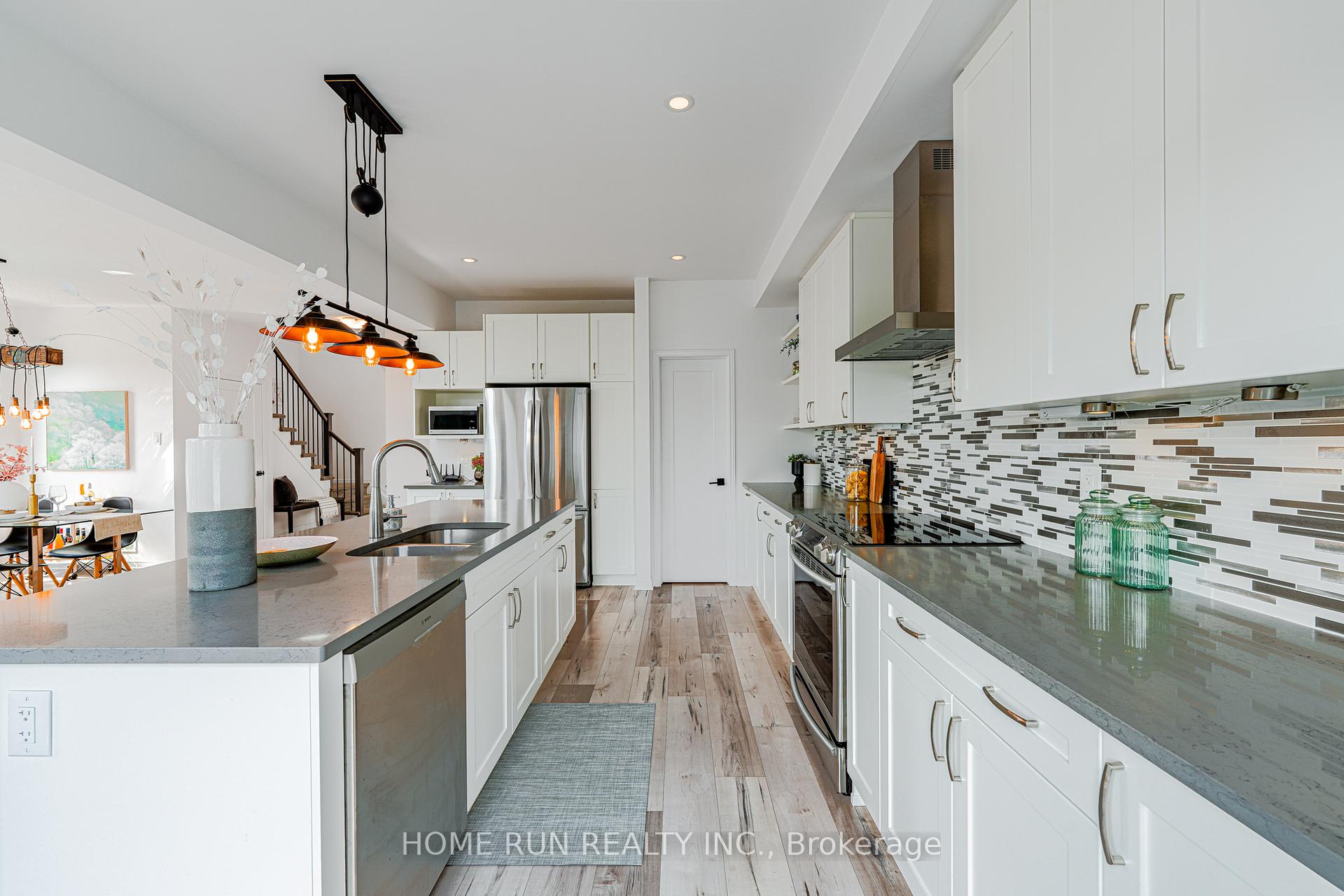 Photo 11 of 77 Defence Street, Ottawa, Kanata - Emerald Meadows/Trailwest — HOMEH
