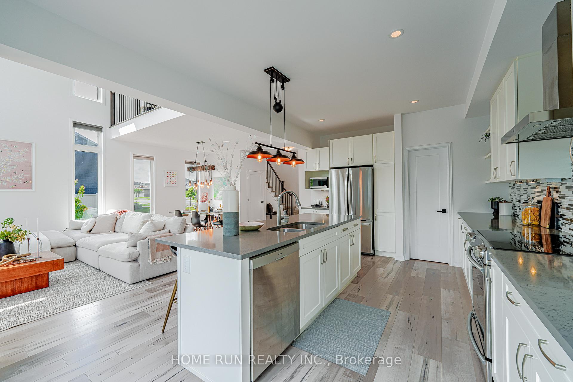 Photo 12 of 77 Defence Street, Ottawa, Kanata - Emerald Meadows/Trailwest — HOMEH