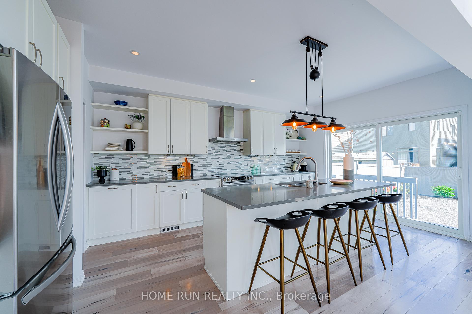 Photo 19 of 77 Defence Street, Ottawa, Kanata - Emerald Meadows/Trailwest — HOMEH