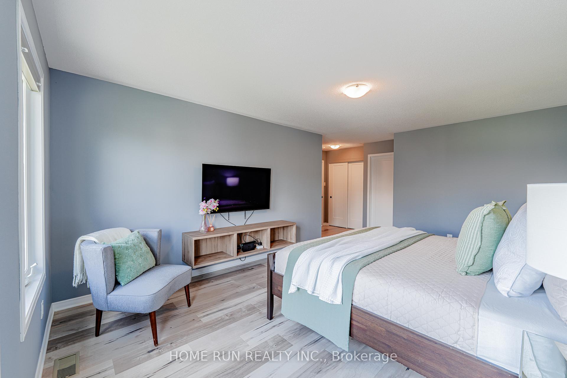 Photo 32 of 77 Defence Street, Ottawa, Kanata - Emerald Meadows/Trailwest — HOMEH