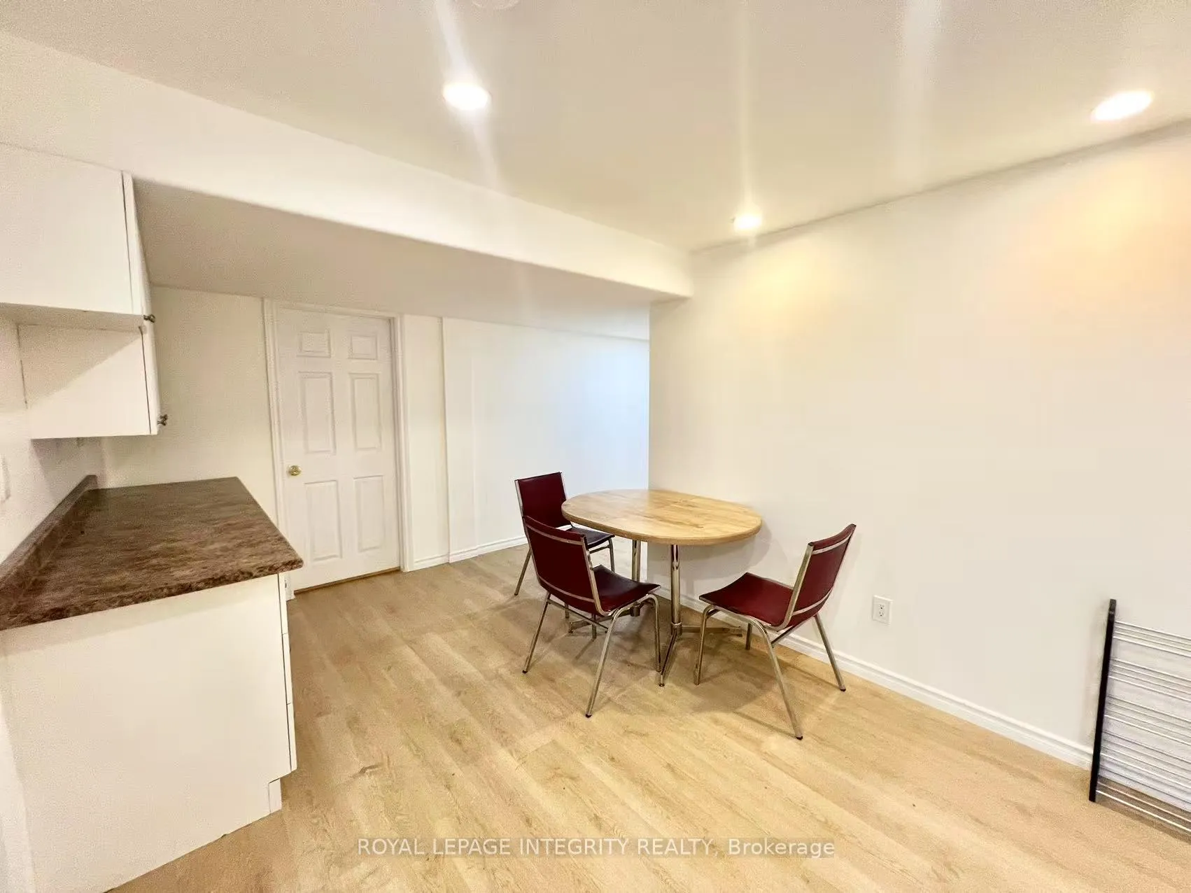 Photo 7 of Unit Basement, 1066 Meadowlands Drive, Ottawa, Carleton Heights — HOMEH