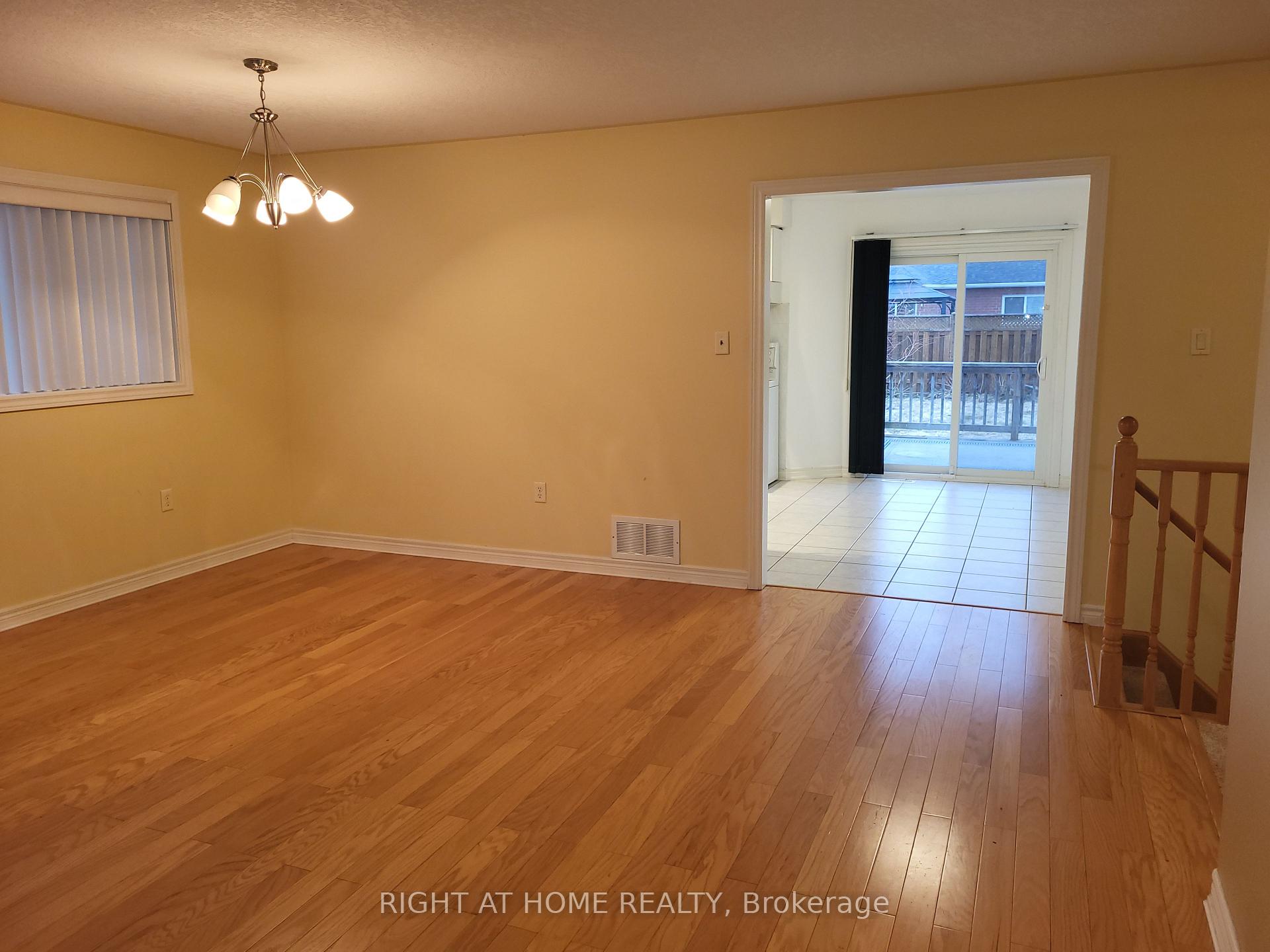 Photo 3 of 2236 Jack Crescent, Innisfil, Alcona — HOMEH