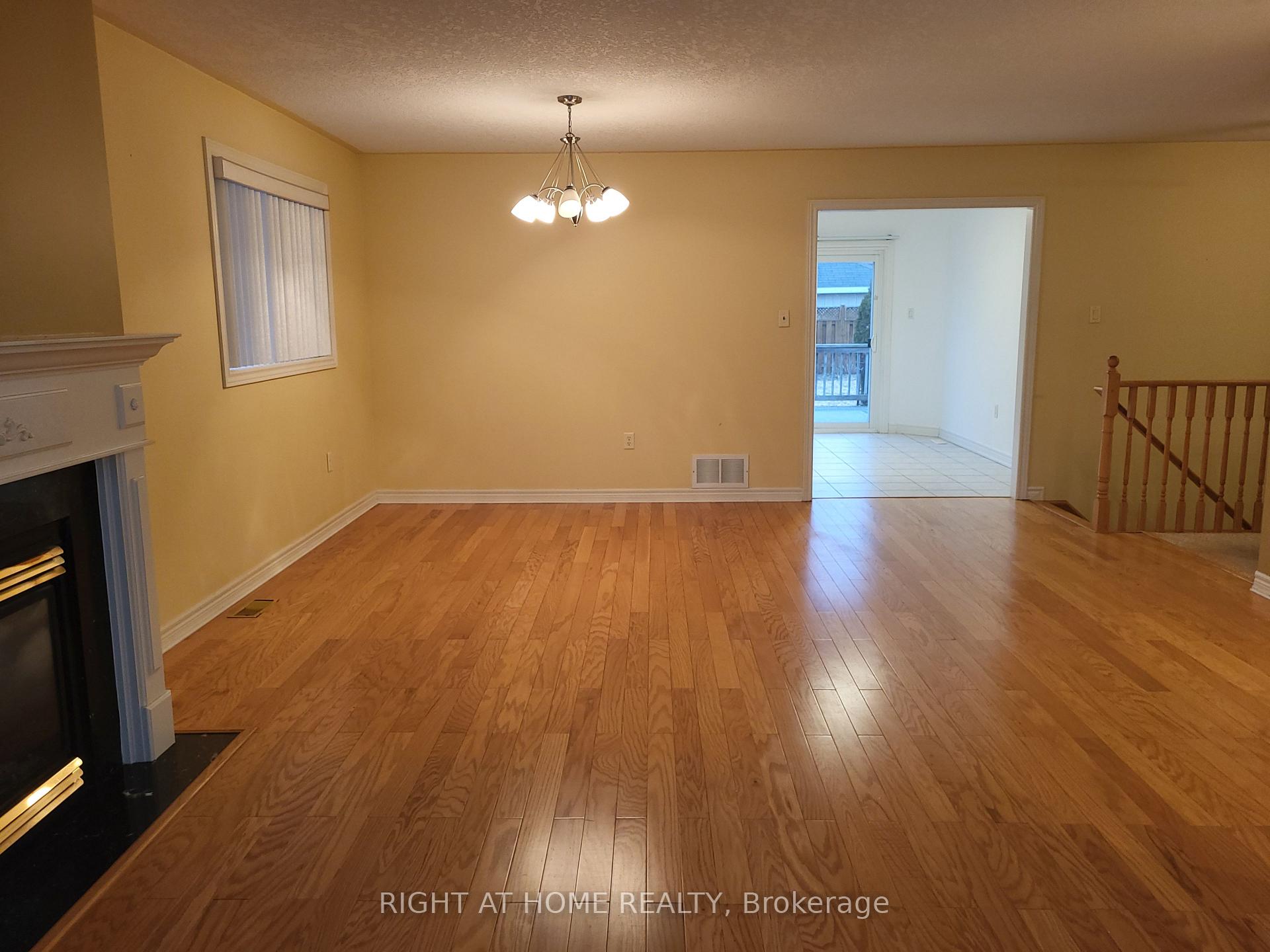 Photo 5 of 2236 Jack Crescent, Innisfil, Alcona — HOMEH