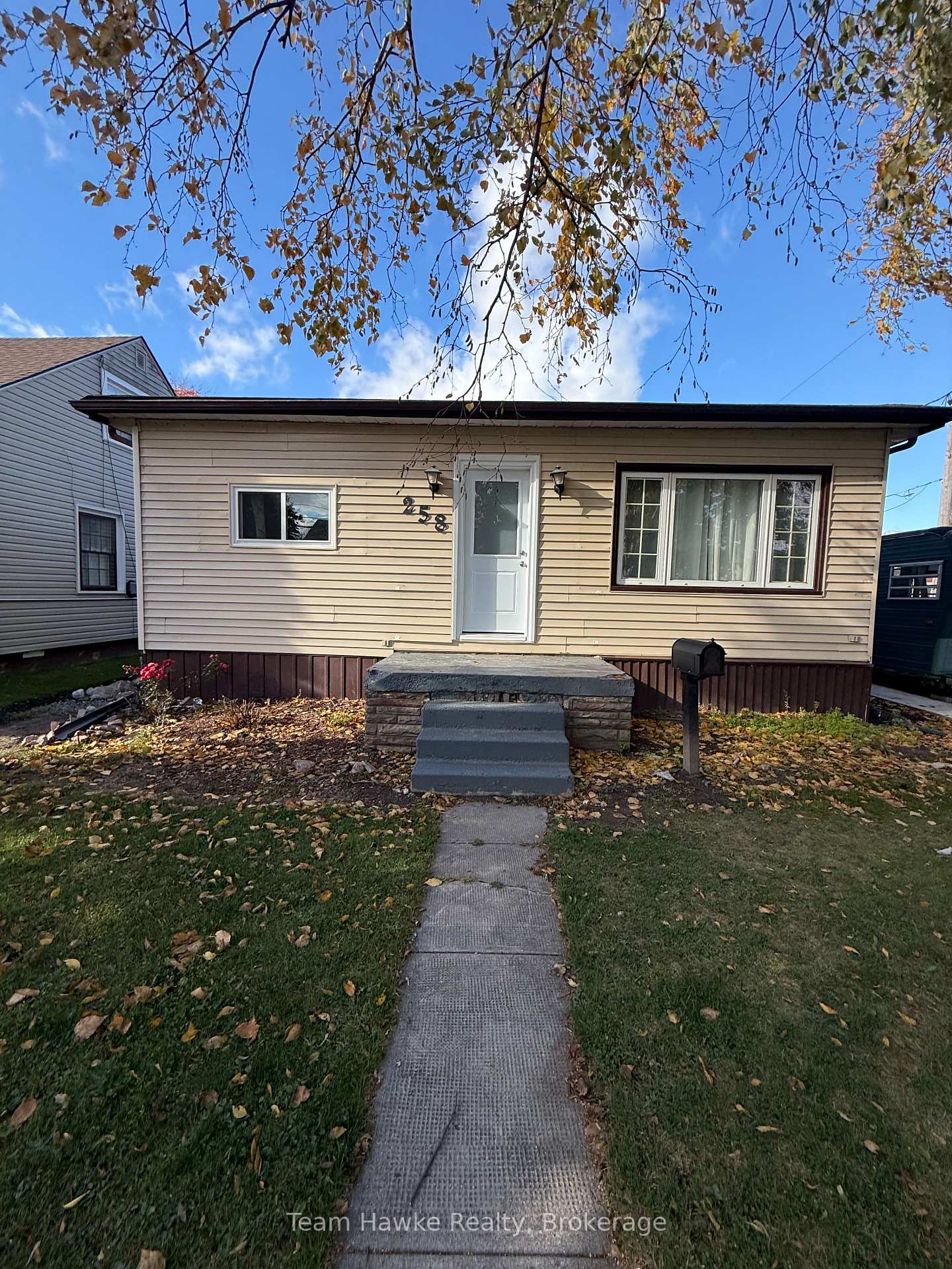 Front of 258 Elizabeth Street