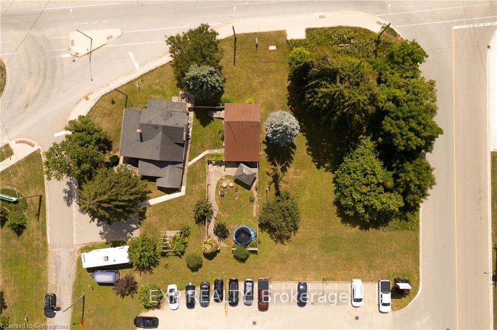 Photo 4 of 28 Manitou Drive, Kitchener — HOMEH