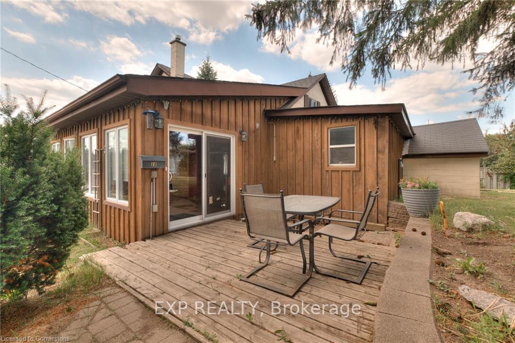 Photo 12 of 28 Manitou Drive, Kitchener — HOMEH