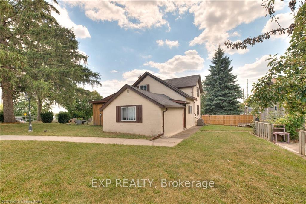 Photo 13 of 28 Manitou Drive, Kitchener — HOMEH