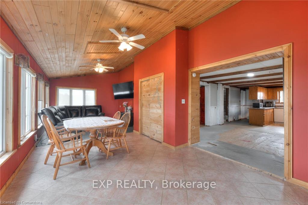 Photo 15 of 28 Manitou Drive, Kitchener — HOMEH