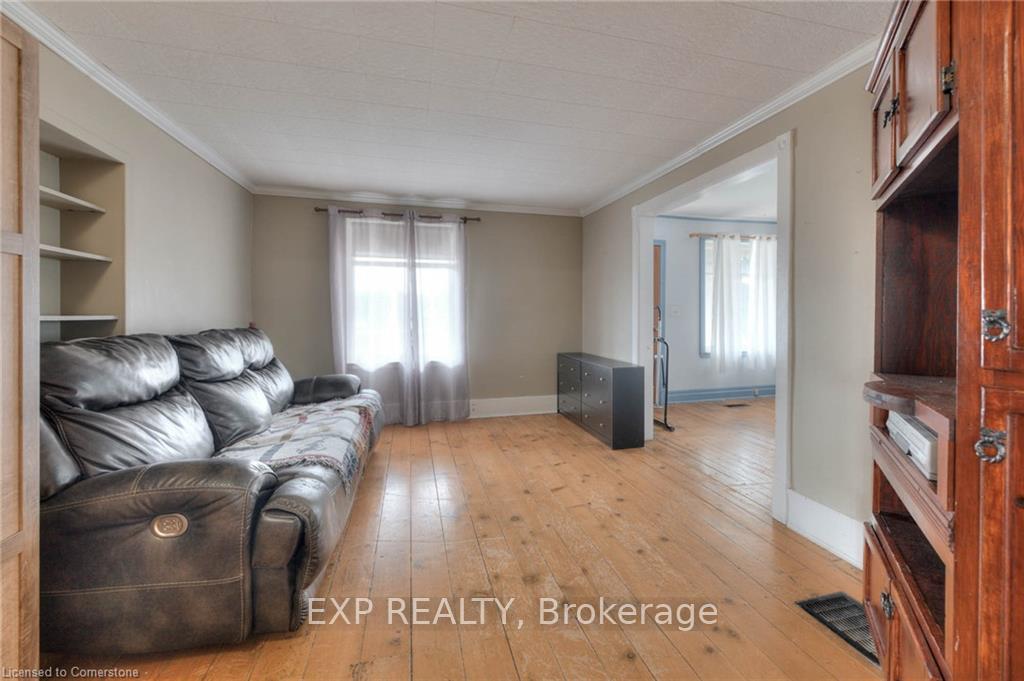 Photo 18 of 28 Manitou Drive, Kitchener — HOMEH