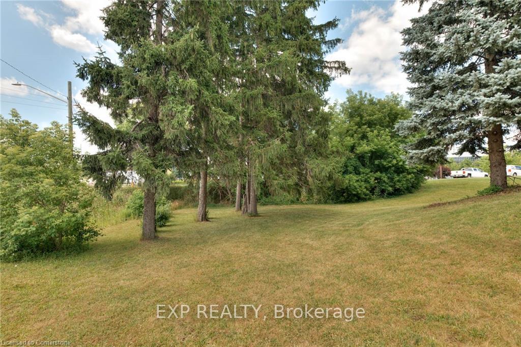 Photo 20 of 28 Manitou Drive, Kitchener — HOMEH