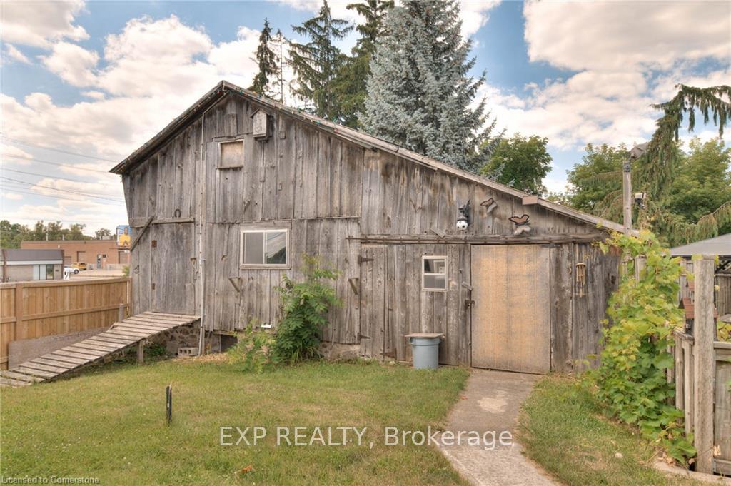 Photo 23 of 28 Manitou Drive, Kitchener — HOMEH