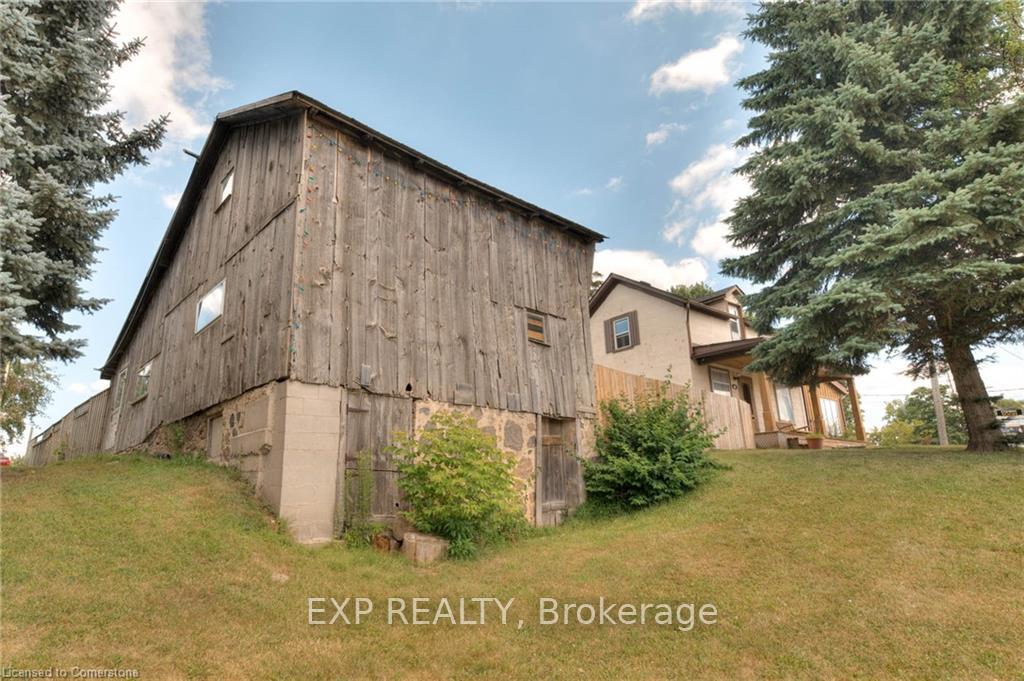 Photo 24 of 28 Manitou Drive, Kitchener — HOMEH