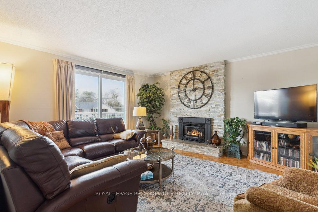 Photo 6 of 1645 Fisher Avenue, Ottawa, Carleton Heights — HOMEH