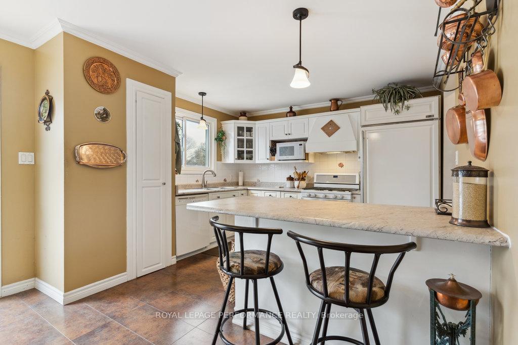 Photo 10 of 1645 Fisher Avenue, Ottawa, Carleton Heights — HOMEH