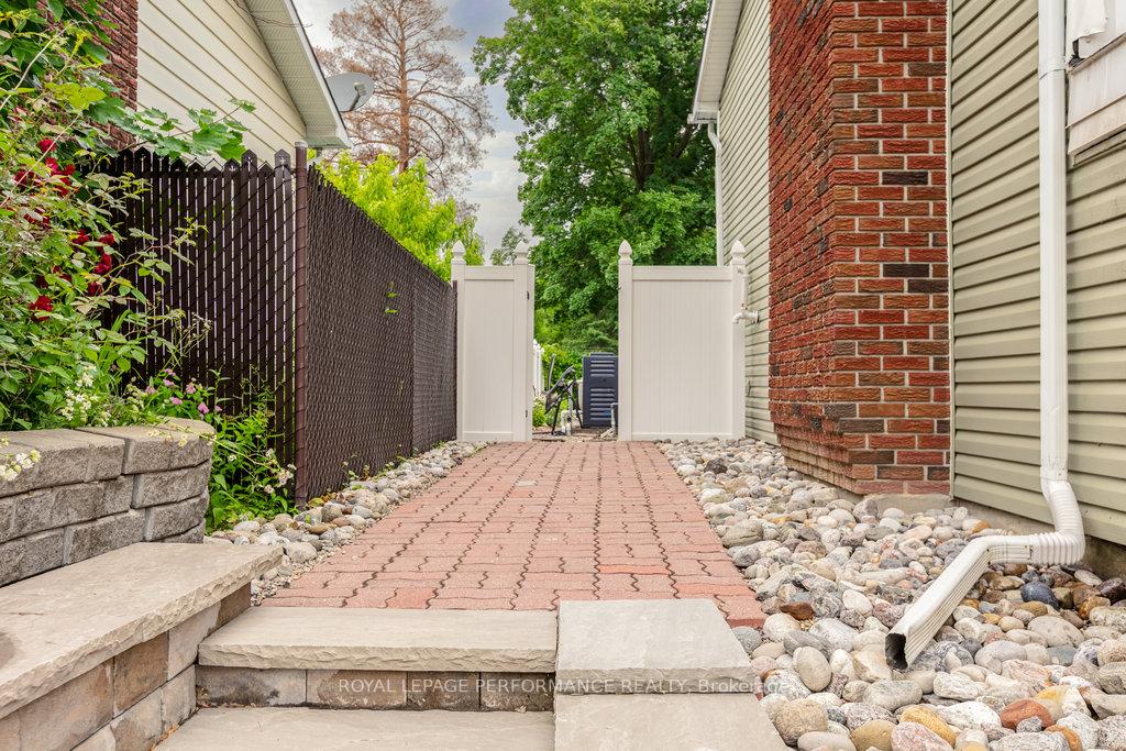 Photo 32 of 1645 Fisher Avenue, Ottawa, Carleton Heights — HOMEH