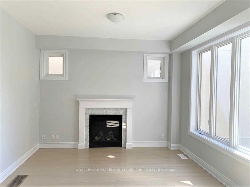 Photo 2 of 6 Pevensey Lane, Markham, Angus Glen — HOMEH