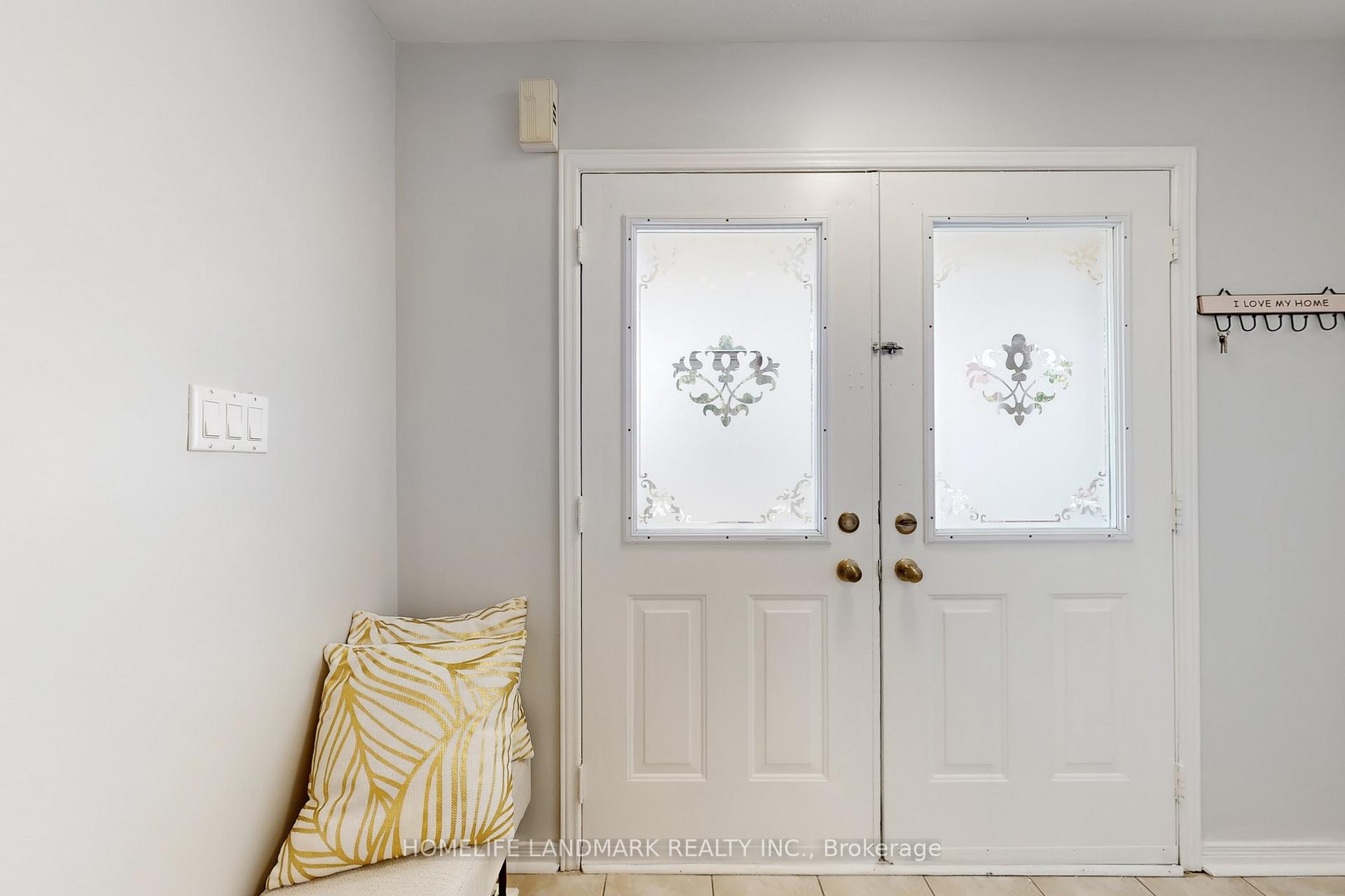 Photo 3 of 55 Raintree Drive, Markham, Village Green-South Unionville — HOMEH