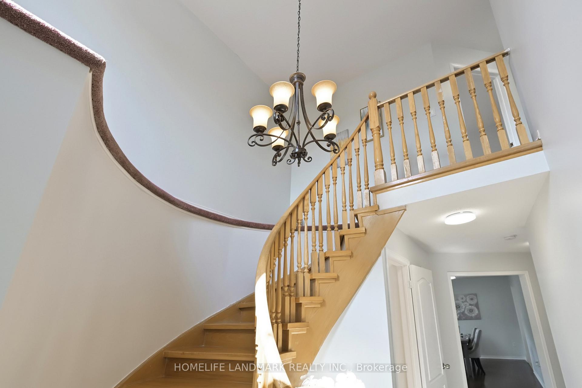 Photo 5 of 55 Raintree Drive, Markham, Village Green-South Unionville — HOMEH