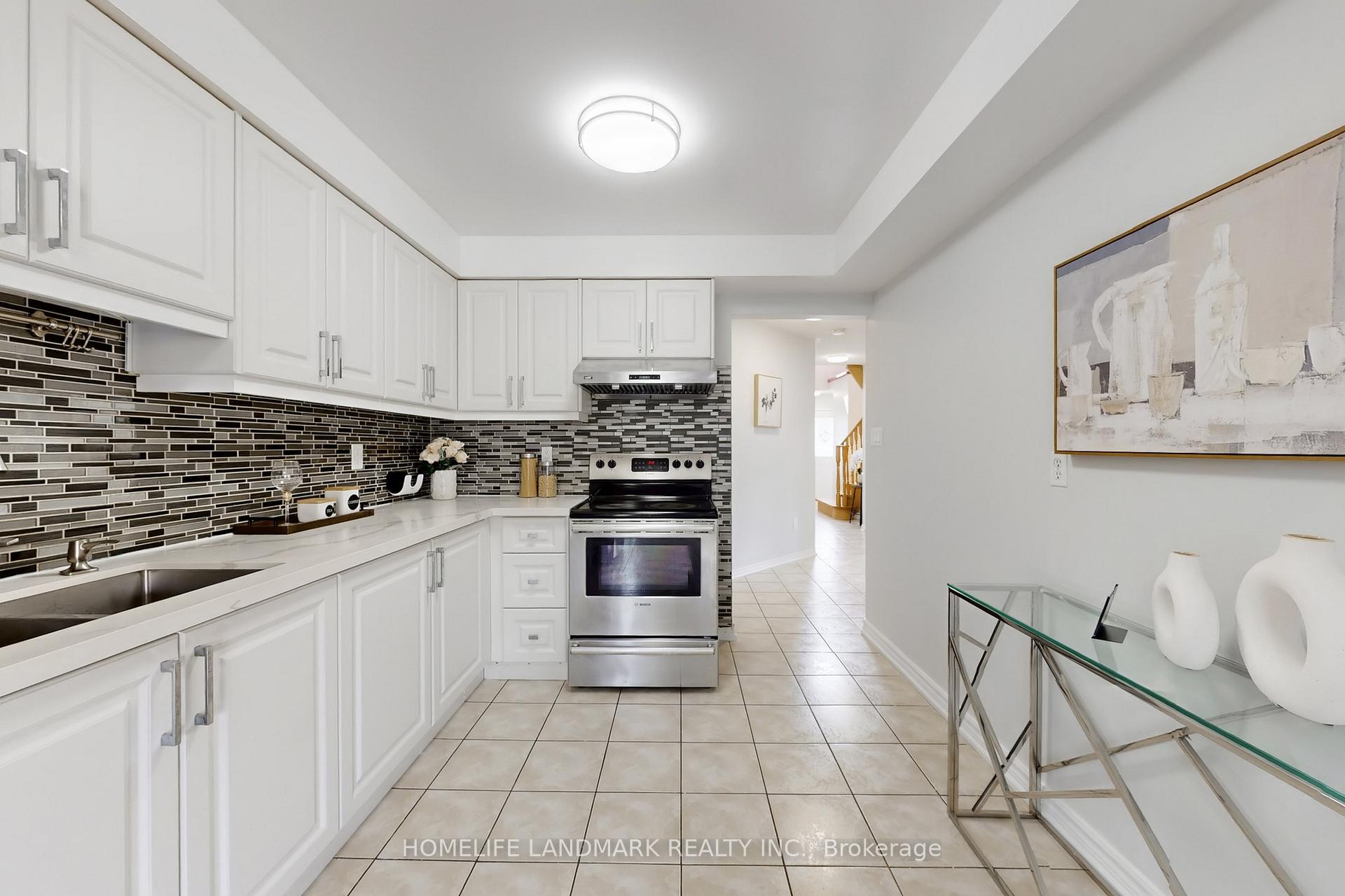 Photo 12 of 55 Raintree Drive, Markham, Village Green-South Unionville — HOMEH