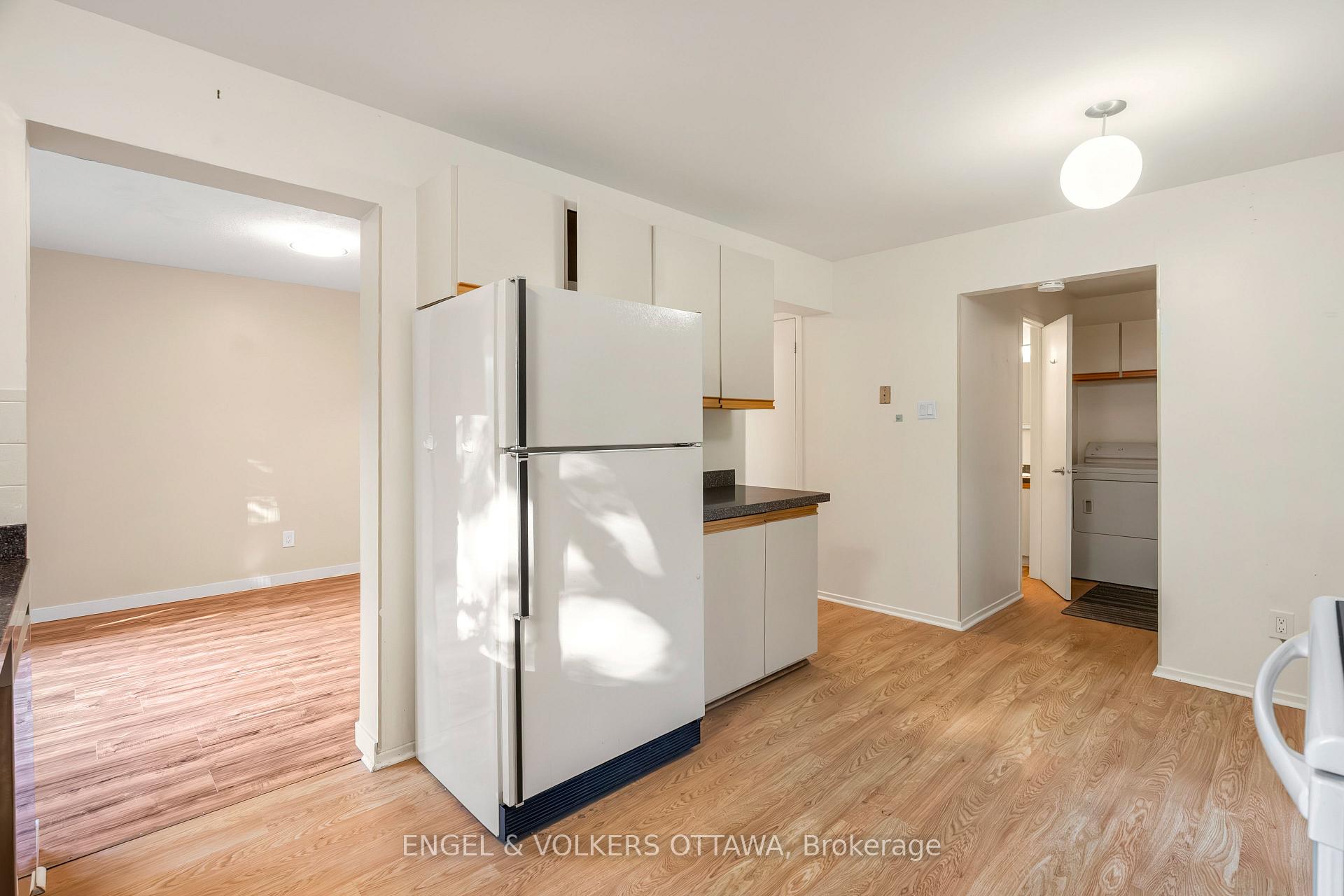 Photo 16 of 19 McClure Crescent, Ottawa, Kanata - Katimavik — HOMEH
