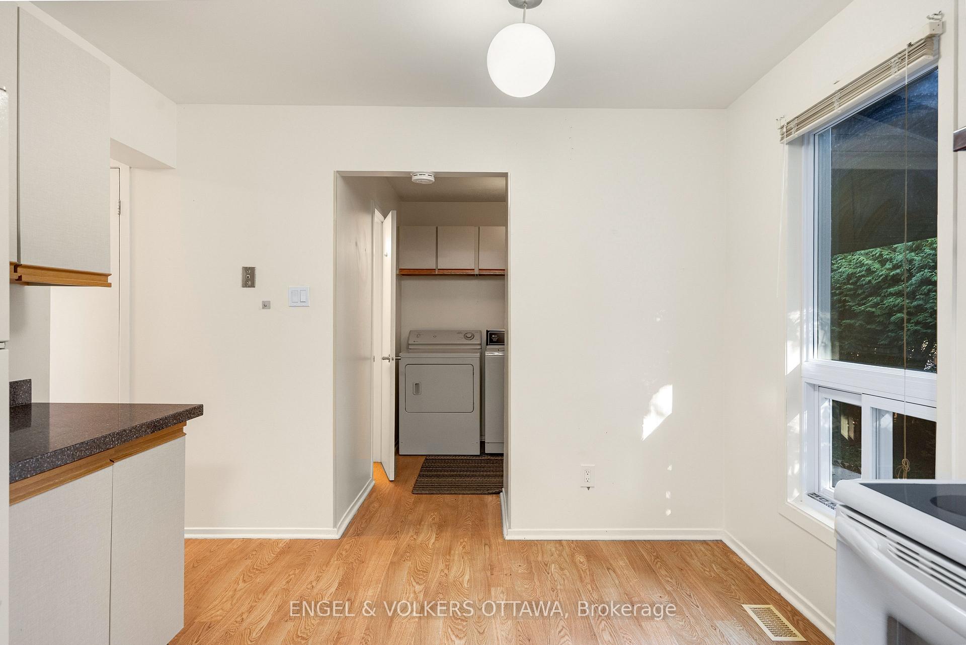 Photo 17 of 19 McClure Crescent, Ottawa, Kanata - Katimavik — HOMEH