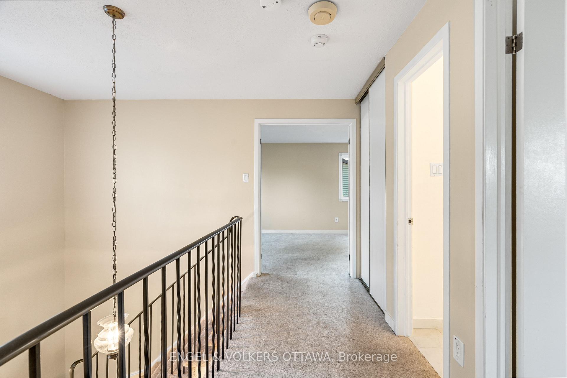 Photo 20 of 19 McClure Crescent, Ottawa, Kanata - Katimavik — HOMEH