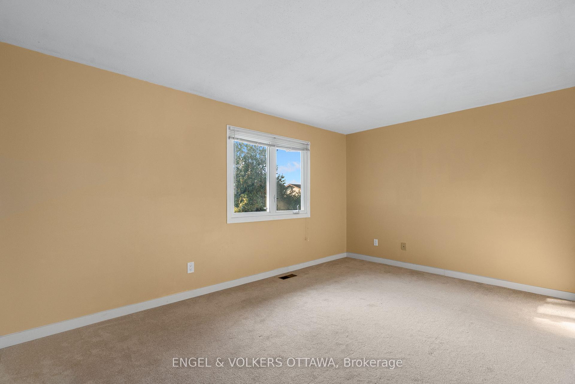 Photo 30 of 19 McClure Crescent, Ottawa, Kanata - Katimavik — HOMEH