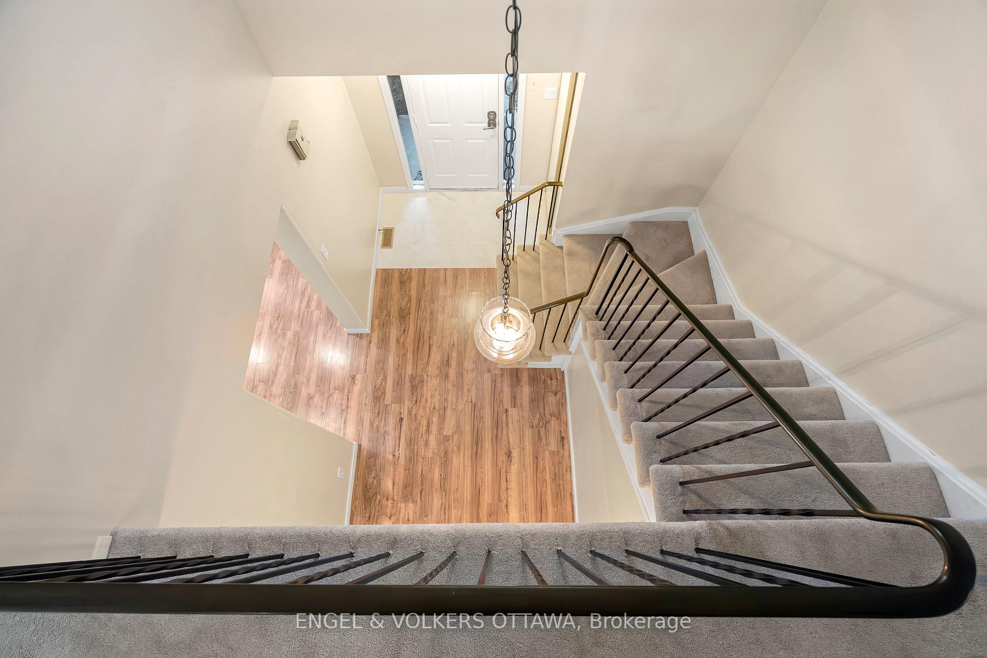 Photo 32 of 19 McClure Crescent, Ottawa, Kanata - Katimavik — HOMEH